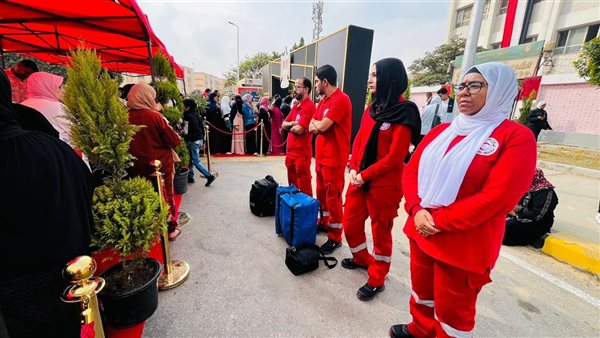 الهلال الأحمر المصري يشارك في تقديم الدعم اللازم للناخبين خلال المرحلة الثانية