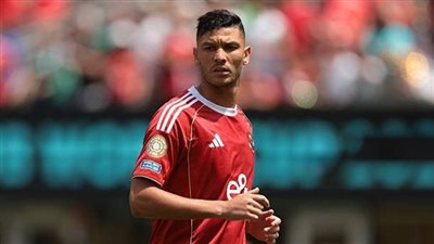 الأهلي يحدد 800 ألف دولار لرحيل أشرف داري ويواجه أزمة في تسويق اللاعب