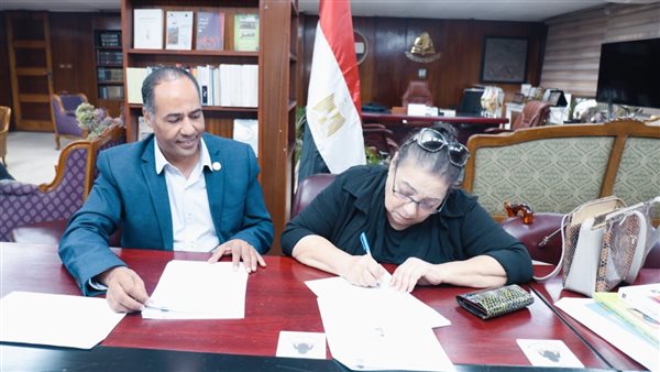 «هيئة الكتاب» تتعاقد مع أسرة الراحل الدكتور شكري عيّاد لإصدار مؤلفاته في طبعات جديدة