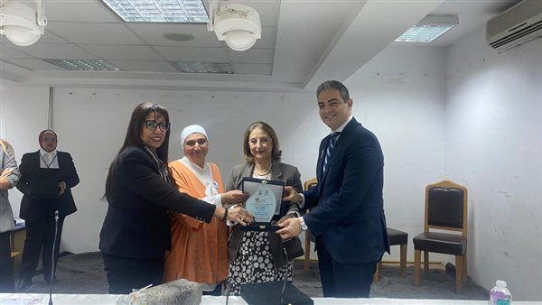 جامعة القاهرة تُكرّم نقيب الإعلاميين تقديرًا لدوره البارز في دعم شباب الجامعات