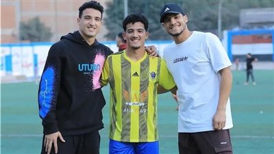 تعرف علي سر ظهور مصطفي العش لاعب الأهلي في مباراة بالقسم الثاني