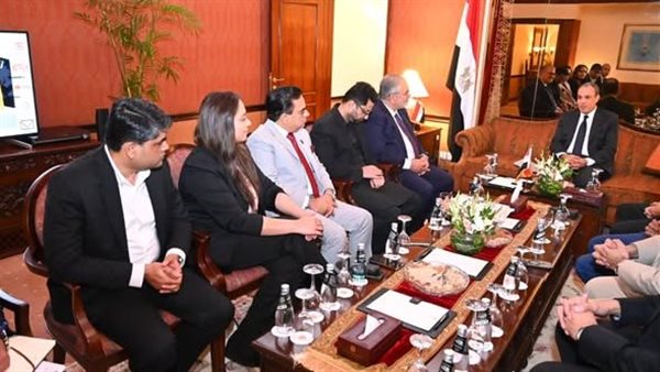 وزير الخارجية يلتقي قيادات غرف التجارة والصناعة ومسؤولي كبرى الشركات الباكستانية