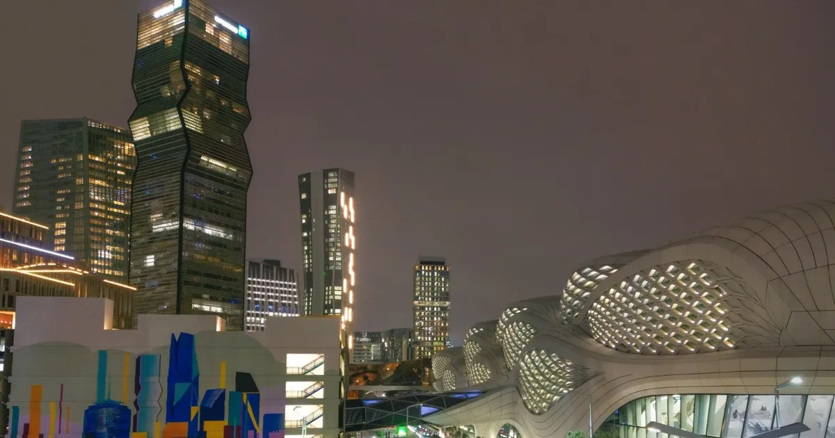 مايكروسوفت تكمل إنشاء 3 مناطق إتاحة بمراكز “أزور” بالسعودية