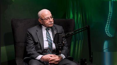 كمال درويش رئيس الزمالك السابق: “اللي بيحصل في الأهلي مش طبيعي.. والفلوس فيه أكتر من اللازم”