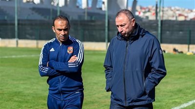 أحمد شوبير: سيد عبد الحفيظ سيتولي ملف تجديد عقود لاعبي الأهلي