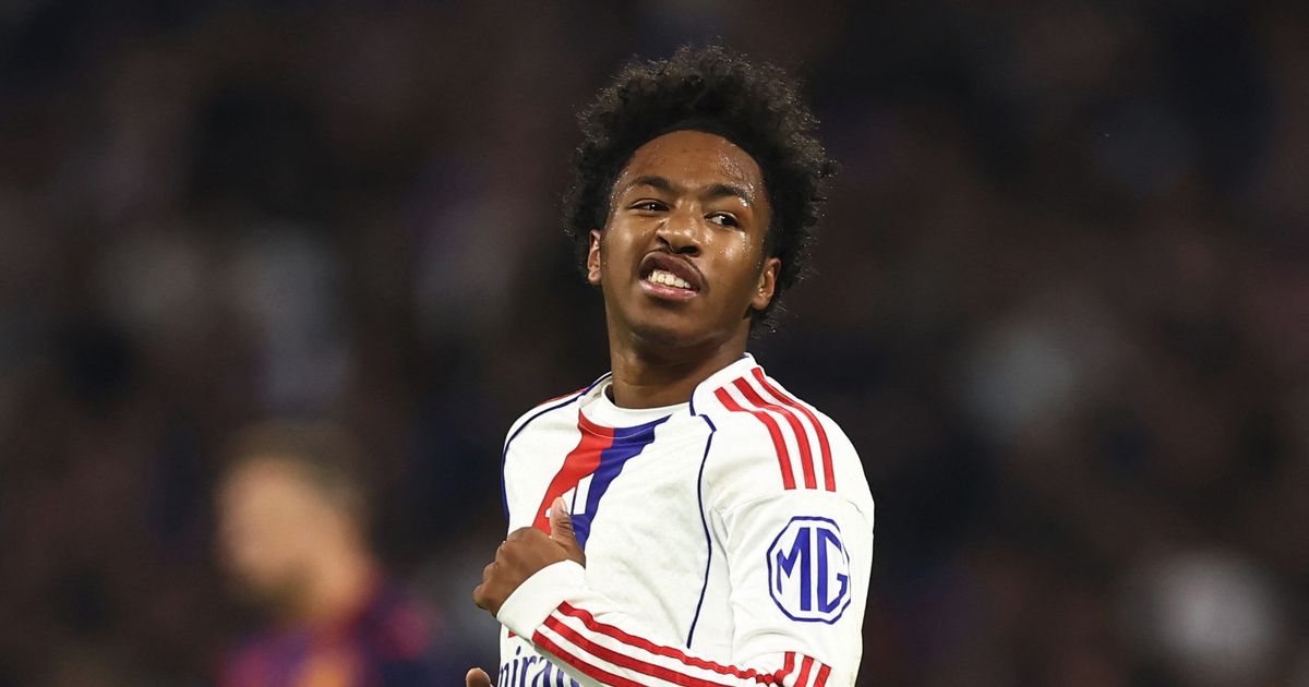 برشلونة يرصد جناحاً بلجيكياً في فرنسا كبديل لماركوس راشفورد