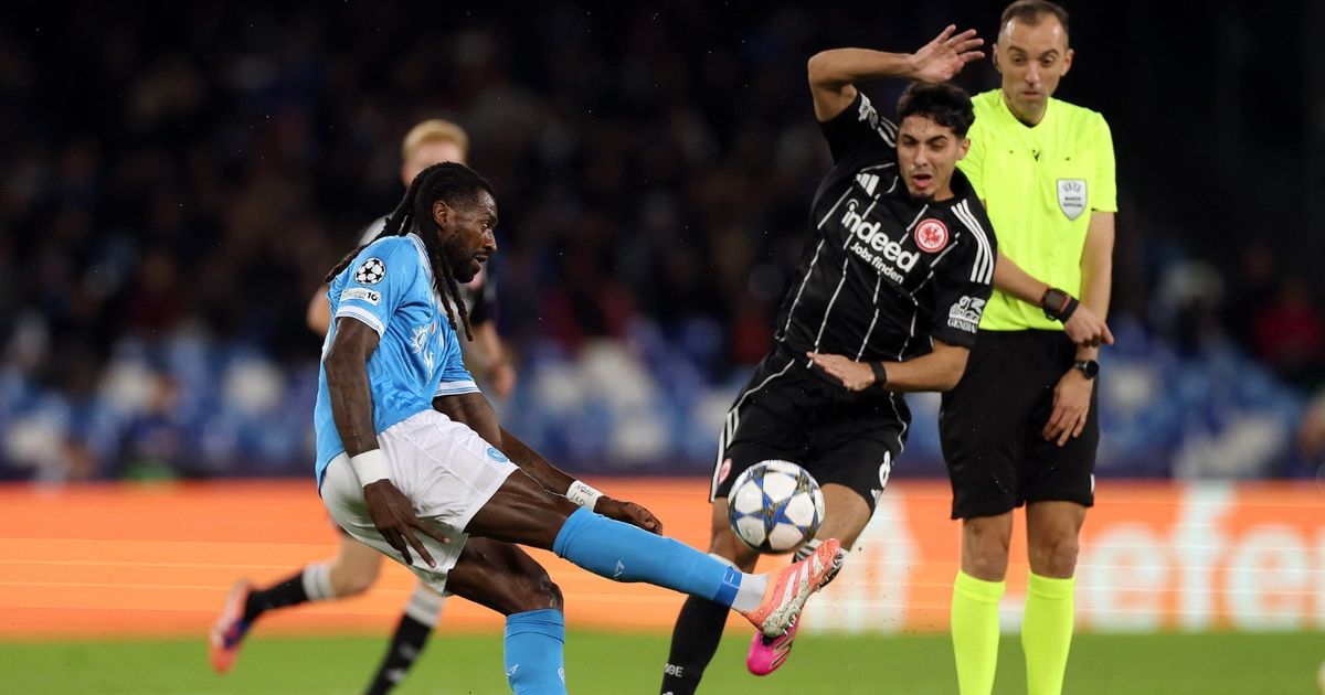 فرانكفورت يفرض التعادل السلبي على نابولي بدوري أبطال أوروبا