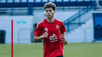 إمام عاشور يشارك في تدريبات الأهلي البدنية استعدادًا لمواجهة سيراميكا في السوبر
