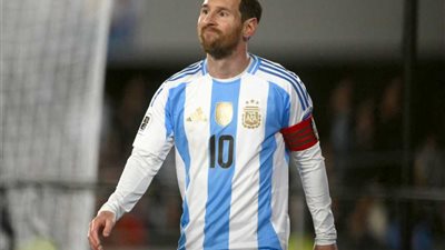 ميسي ورونالدو: صراع الأرقام والأساطير في كرة القدم الحديثة