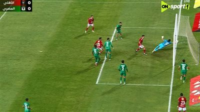 سيطرة بدون أهداف: التعادل السلبي يحسم نتيجة الشوط الأول بين الأهلي والمصري البورسعيدي في الدوري المصري الممتاز