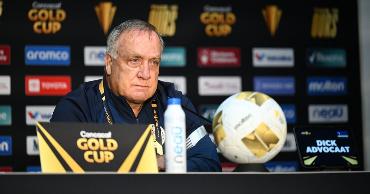 أدفوكات يستعد ليصبح أكبر المدربين سناً في تاريخ كأس العالم