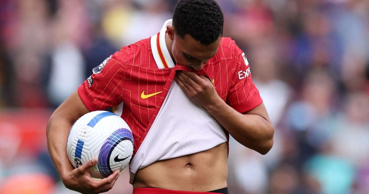 أرنولد يوضح إمكانية الاحتفال إذا سجل هدفاً ضد ليفربول