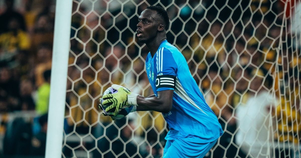 الأهلي يفتح ملف تجديد إدوارد ميندي والحارس يحدد قراره