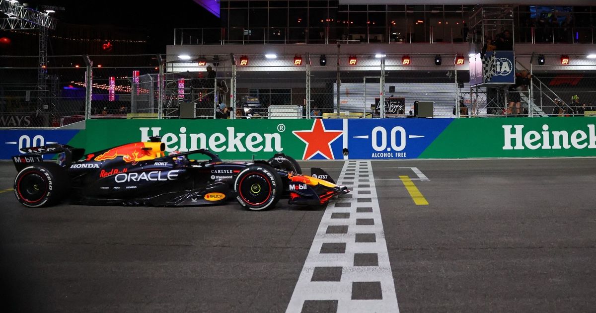 فرشتابن يفوز بسباق لاس فيغاس لفورمولا 1 ونوريس قريب من اللقب