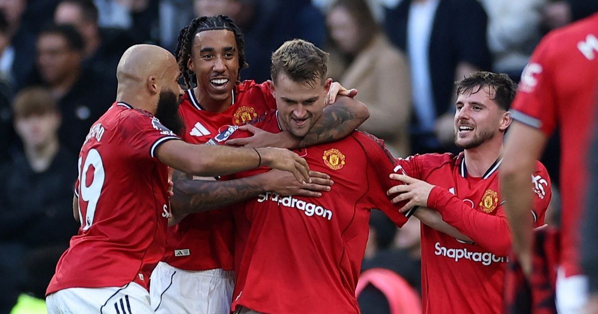 دي ليخت ينال ثقة كومان بعد عروض قوية مع مانشستر يونايتد