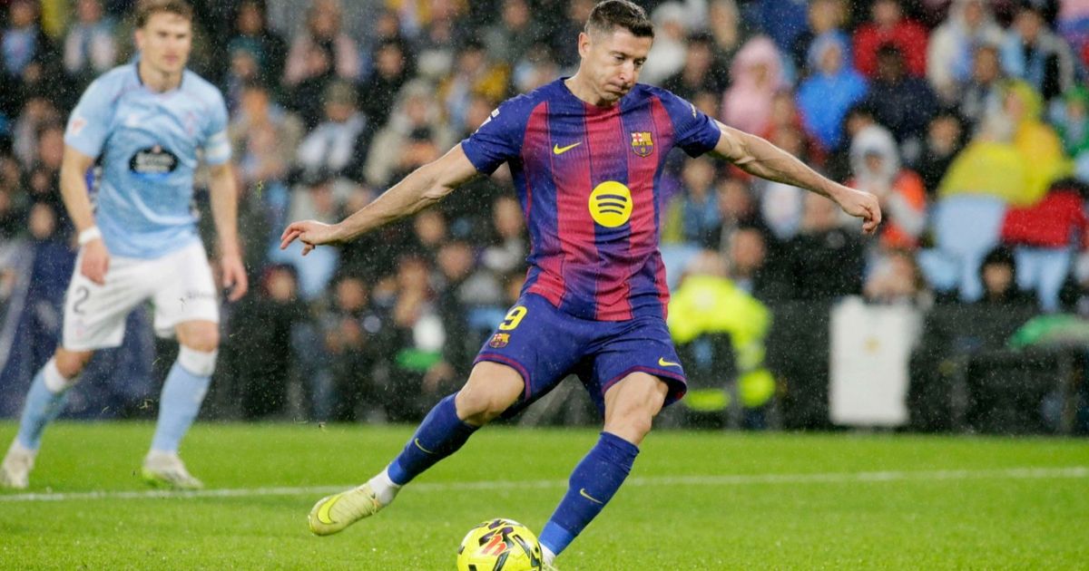 مستقبل ليفاندوفسكي.. البولندي يريد البقاء وبرشلونة يتمهّل