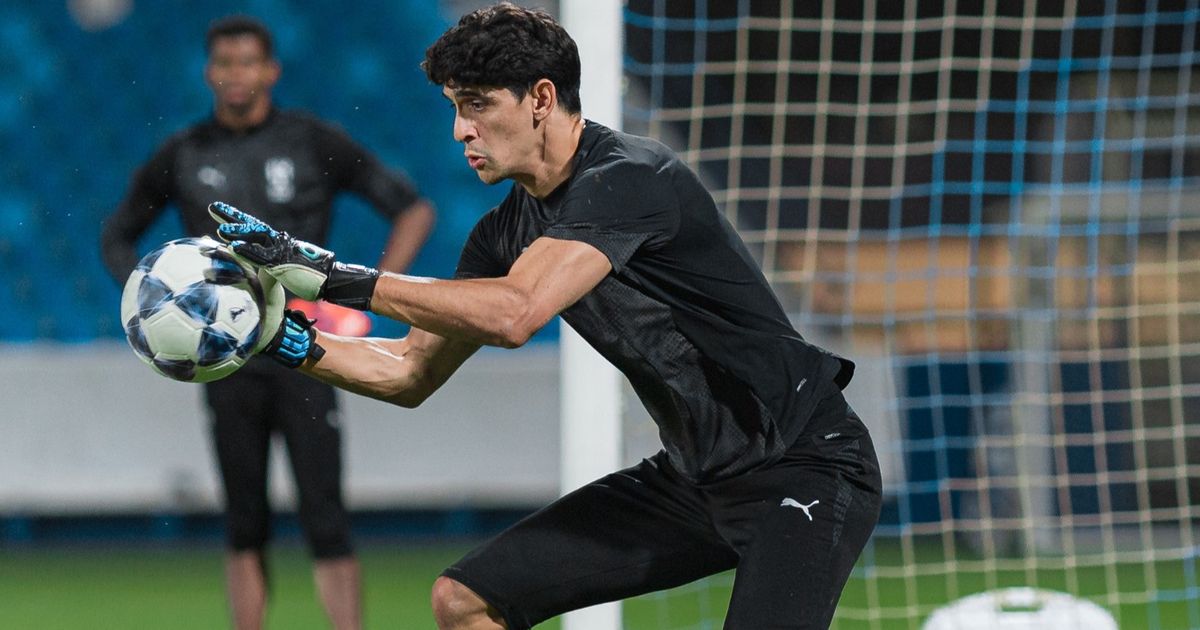 المغربي ياسين بونو أفضل حارس في إفريقيا