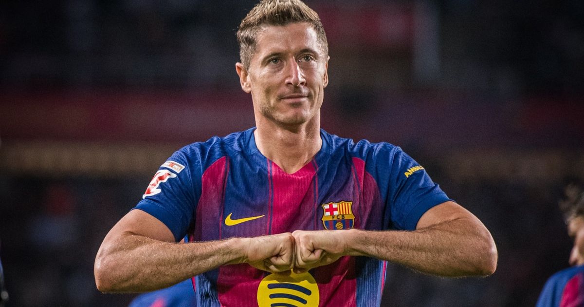 روبرت ليفاندوفسكي يحدّد موقفه من مغادرة برشلونة في يناير