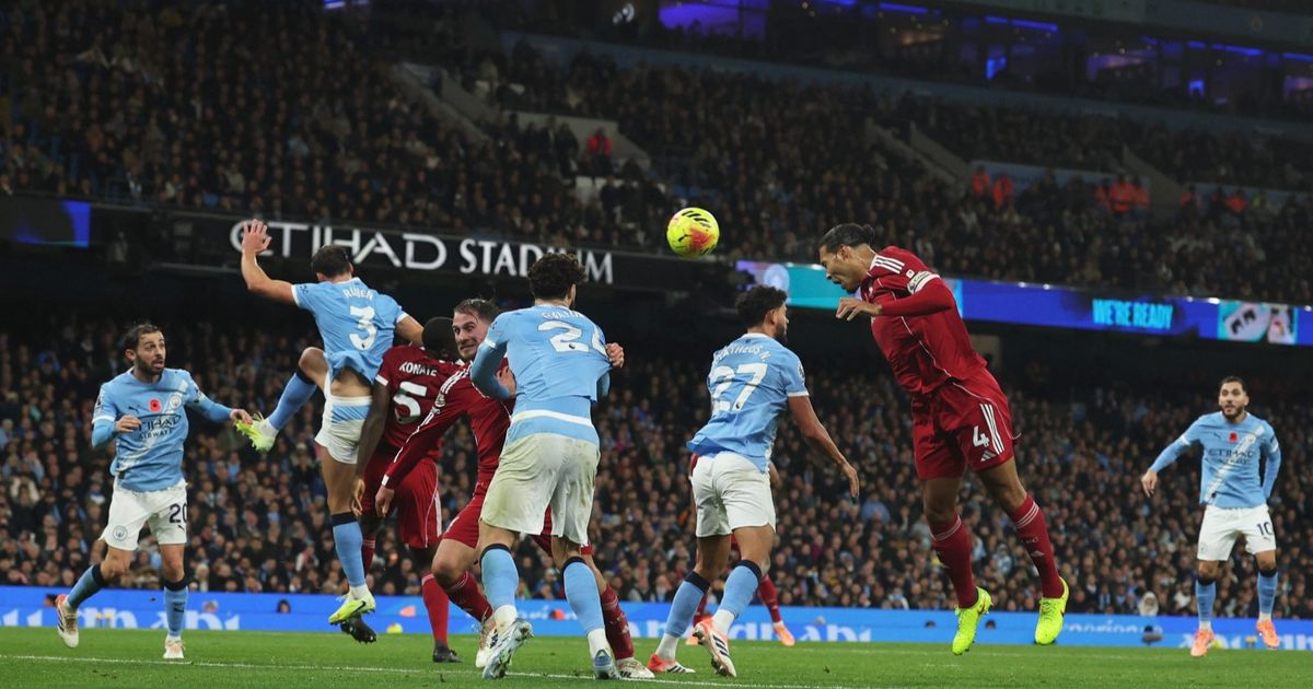 بعد غضب ليفربول.. ويب يكشف كواليس قرار التسلل المثير للجدل