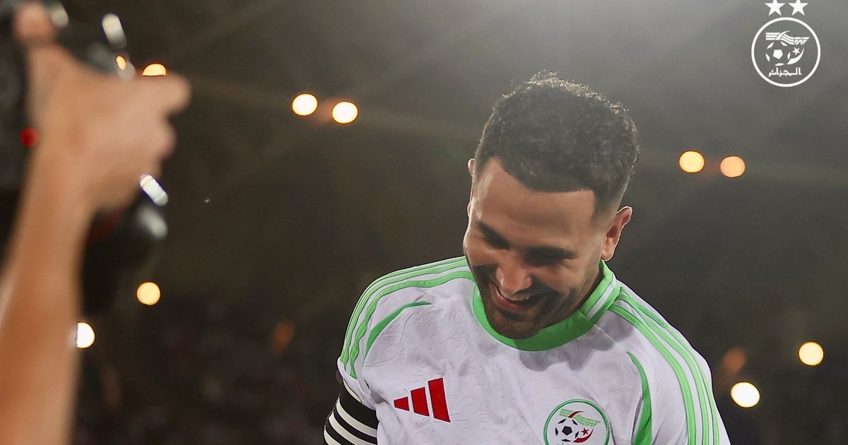 رياض محرز يقود تشكيلة الجزائر أمام السعودية