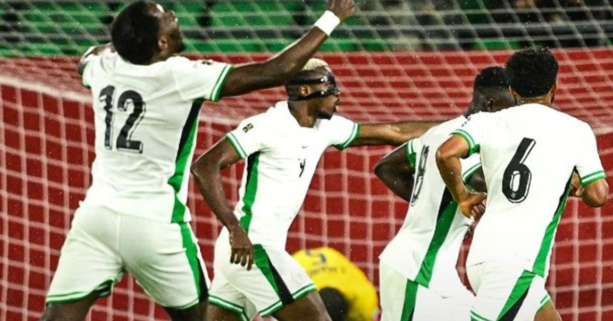 نيجيريا تقضي على حلم أوباميانغ وتقترب من الملحق العالمي