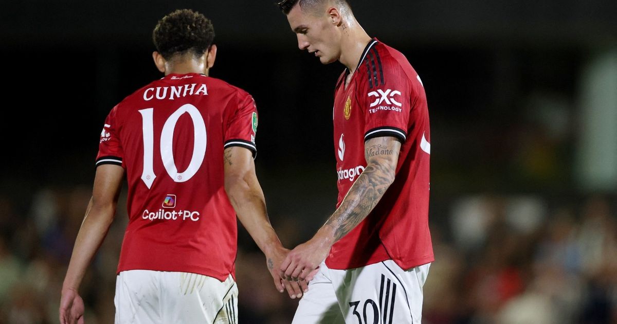 إصابة مفاجئة تربك حسابات يونايتد قبل دقائق من مواجهة إيفرتون