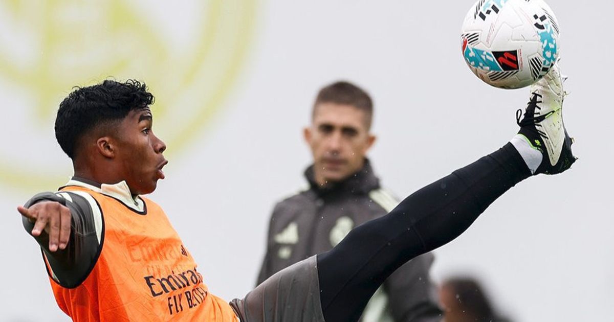 مدرب ليون يلمّح إلى رغبته في ضمّ إندريك من ريال مدريد