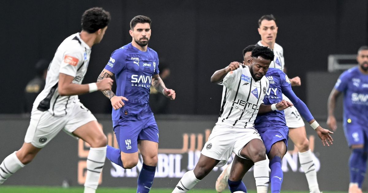 مدافع سعودي شاب يتفوّق على كل النجوم بمباراة الهلال والشباب