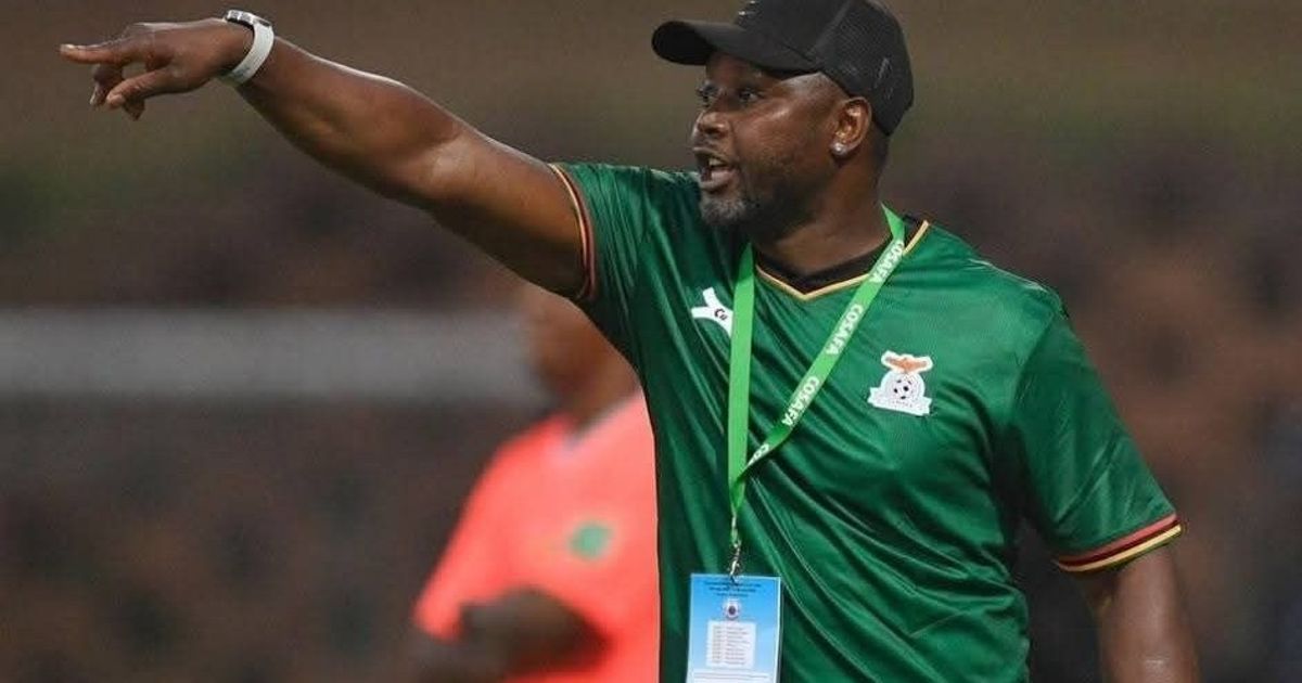 مدرب زامبيا الجديد يغيب عن أول مباراة له بسبب تسمم غذائي