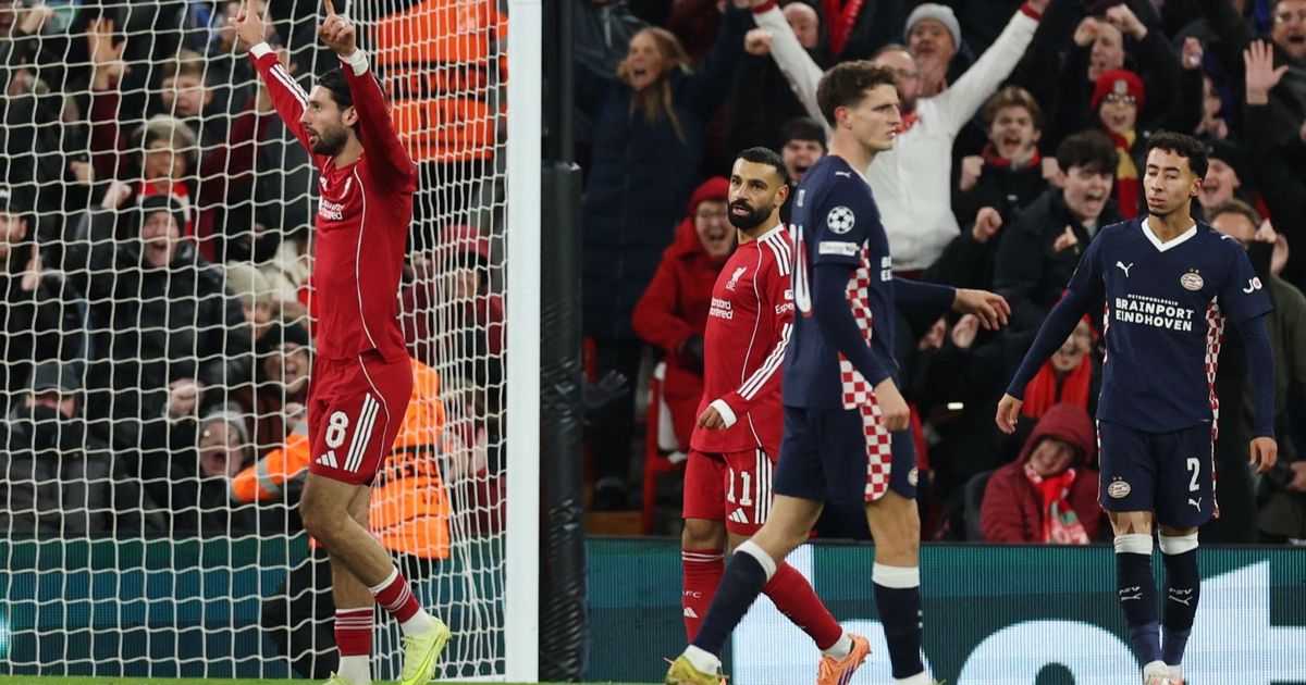 سوبوسلاي يصحح خطأ قائد ليفربول ويتعادل مع آيندهوفن