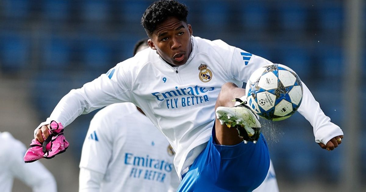 سر الاتصال الهاتفي بين مدرب ليون ومهاجم ريال مدريد