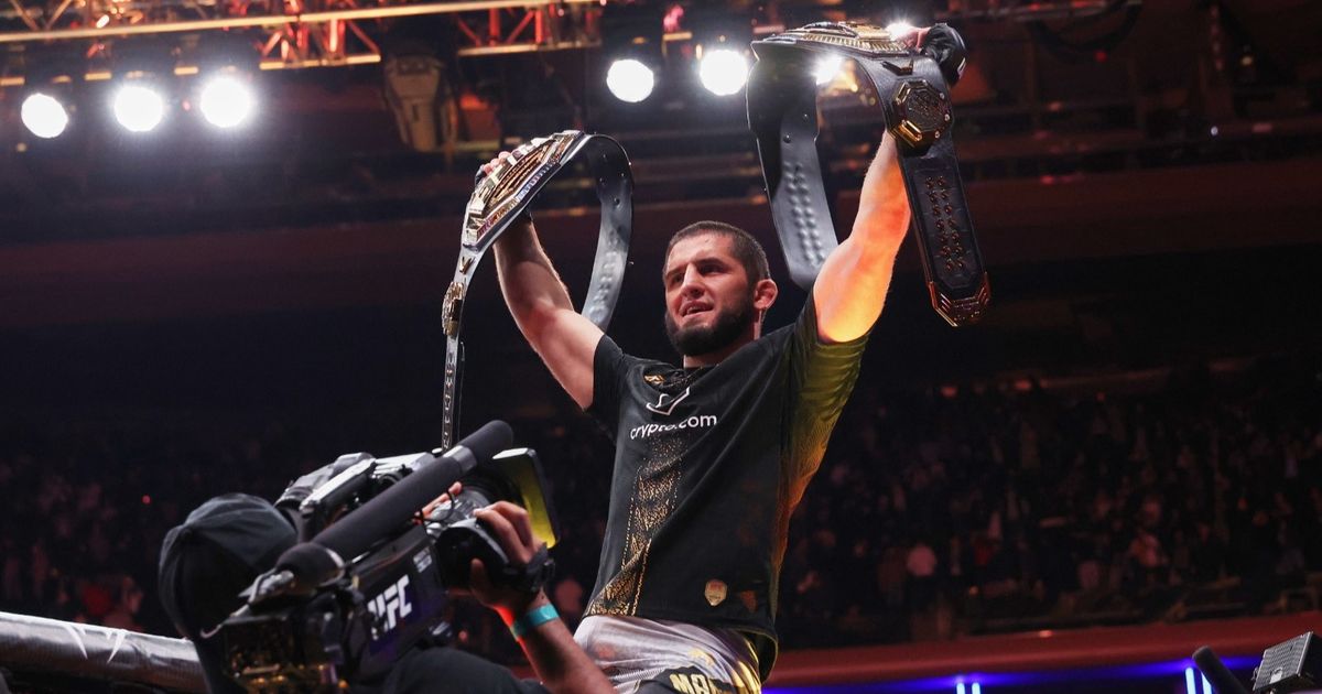 إسلام ماخاشيف ينتزع لقب الوسط لـUFC ويدخل التاريخ