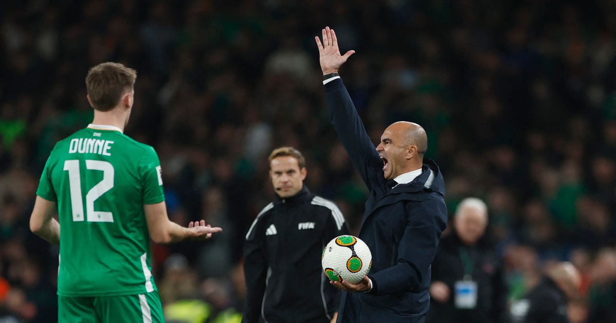 مدرب البرتغال يدافع عن رونالدو بعد طرد “قاسٍ” أمام إيرلندا