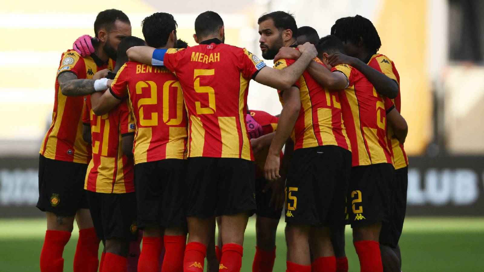 أداء وتصريحات تفجر غضباً.. ردود فعل “مزلزلة” بعد تعادل الترجي التونسي (فيديو)