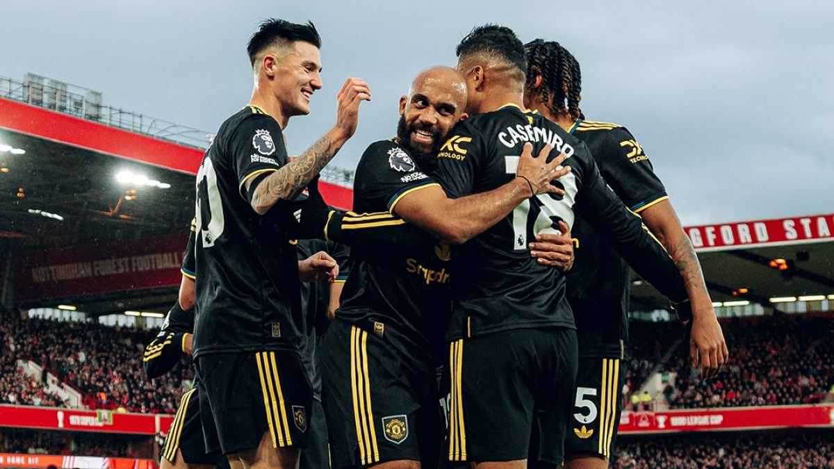 “ألقوا 85 مليون يورو في مهب الريح”.. هجوم لاذع على نجم مانشستر يونايتد