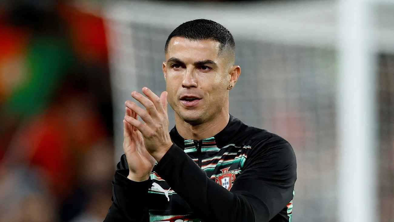 استبعاد صلاح ومحرز.. “خطأ فادح” في بوستر مصالحة كريستيانو رونالدو