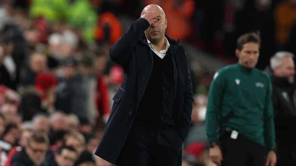 اسم مفاجئ.. أكبر مرشح لخلافة آرني سلوت في ليفربول