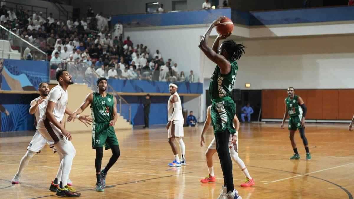 اشتباكات بين لاعبي الأهلي والعلا في الدوري السعودي للسلة (فيديو)