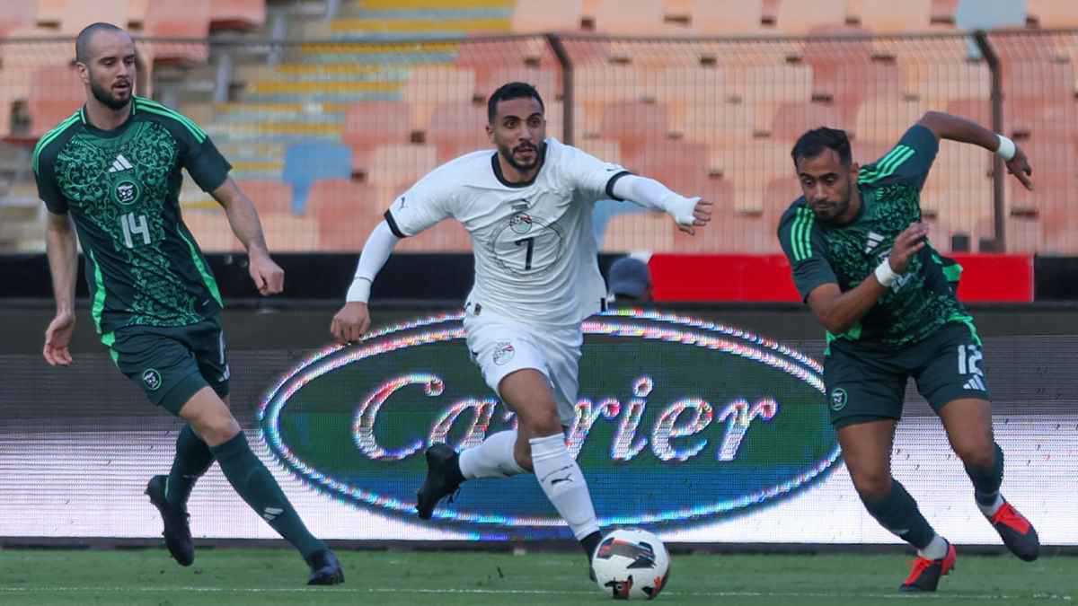 التعادل السلبي يسيطر على مباراة مصر (ب) والجزائر استعدادا لكأس العرب