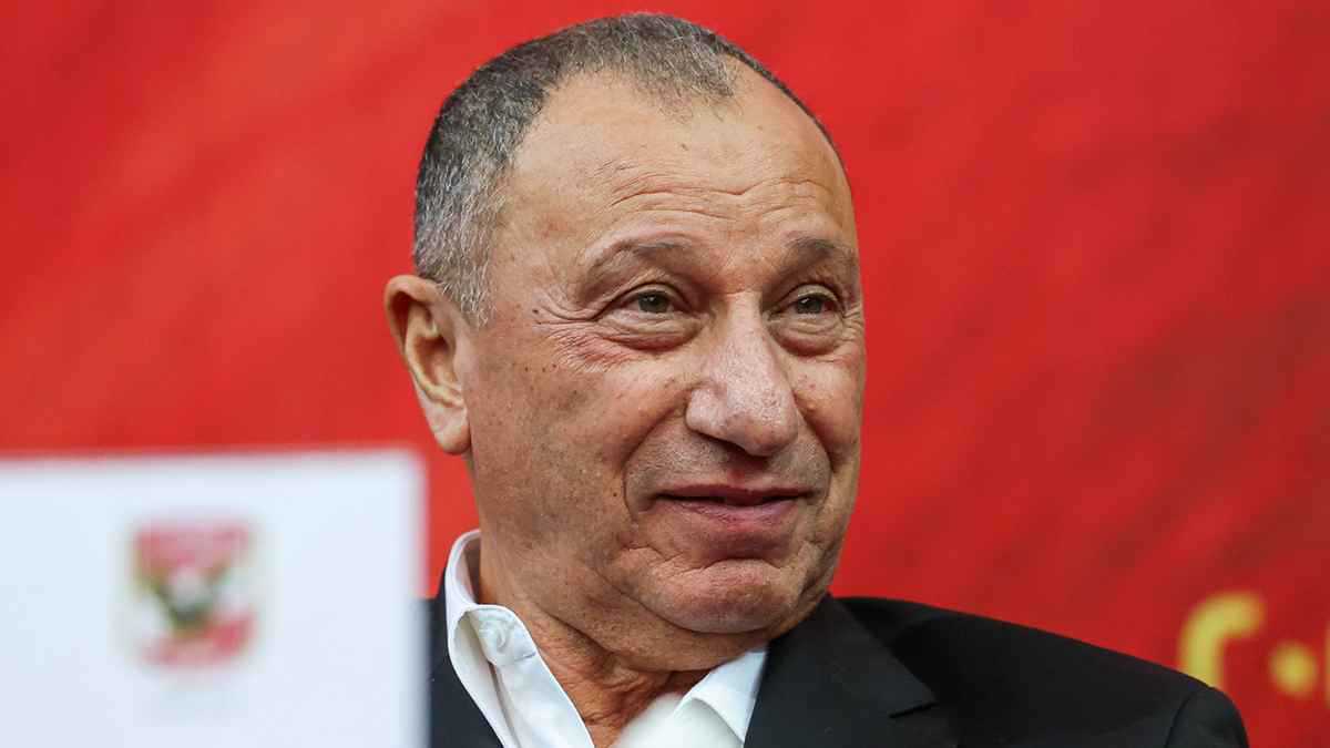 الخطيب كلمني.. أسطورة الزمالك يكشف محاولات الأهلي لـ”خطف” نجله (فيديو)