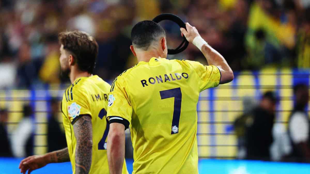 الفيفا لا يريده.. حقيقة التعليق الناري من بالوتيلي على أزمة كريستيانو رونالدو