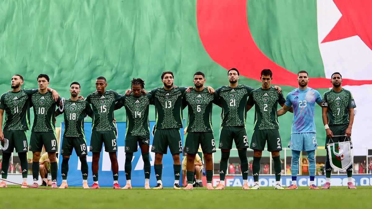 الموعد والقنوات الناقلة لمباراة الجزائر وزيمبابوي الودية