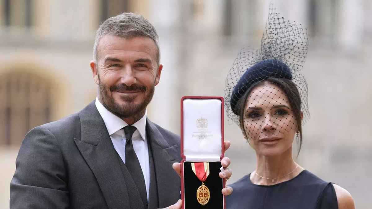 بأغنية خاصة من ابنه.. تفاصيل حفل بيكهام بعد حصوله على لقب “سير”