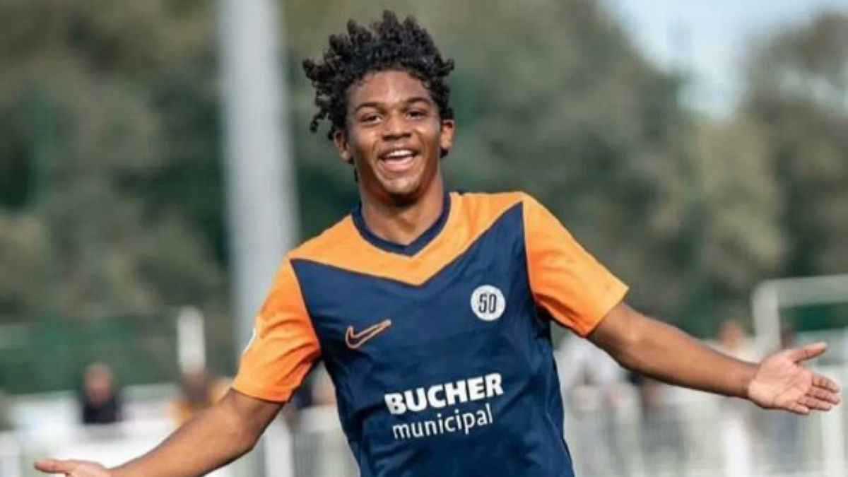 برشلونة وآرسنال يتنافسان على موهبة منتخب فرنسا للناشئين