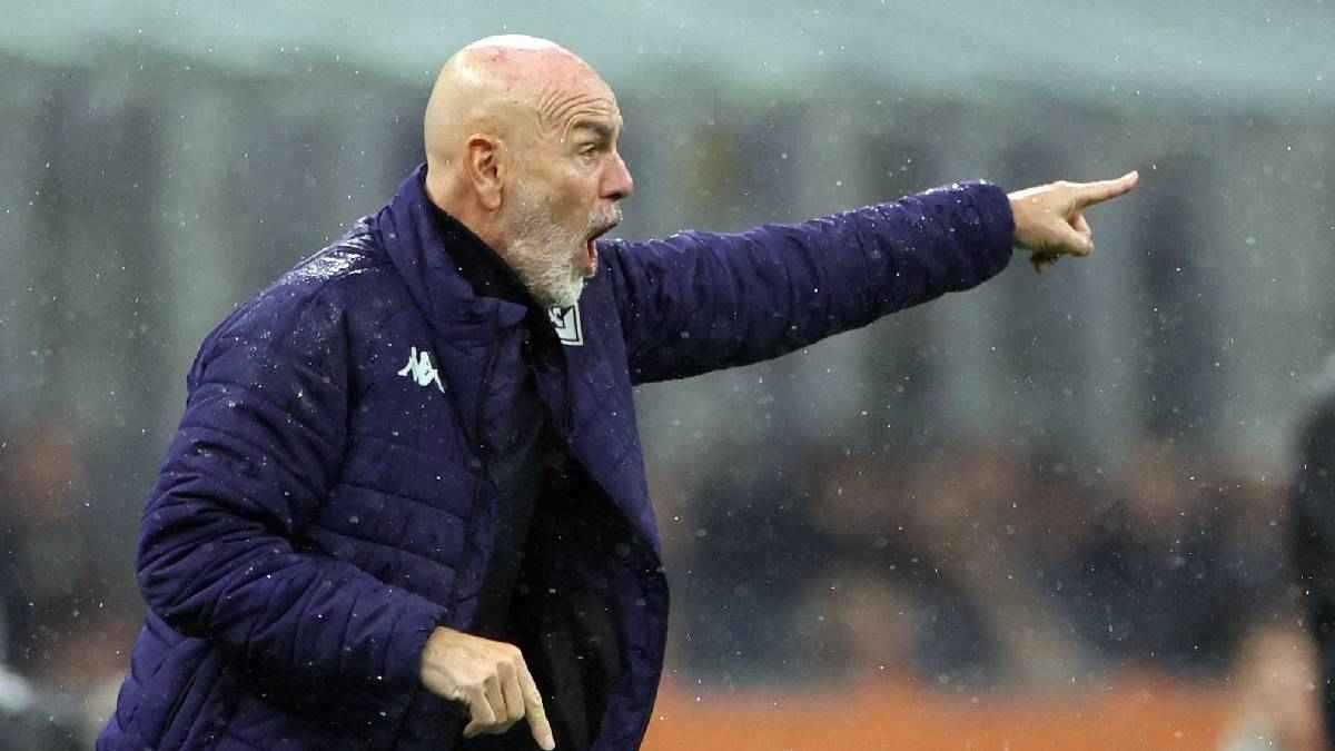 بعد 132 يومًا من مغادرة النصر.. فيورنتينا يعلن إقالة بيولي