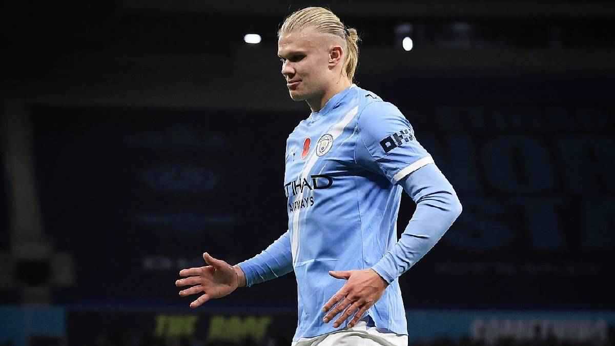 بعد أن كرر احتفاله الأيقوني.. تعليق ساخر من نجم ليفربول بشأن هالاند