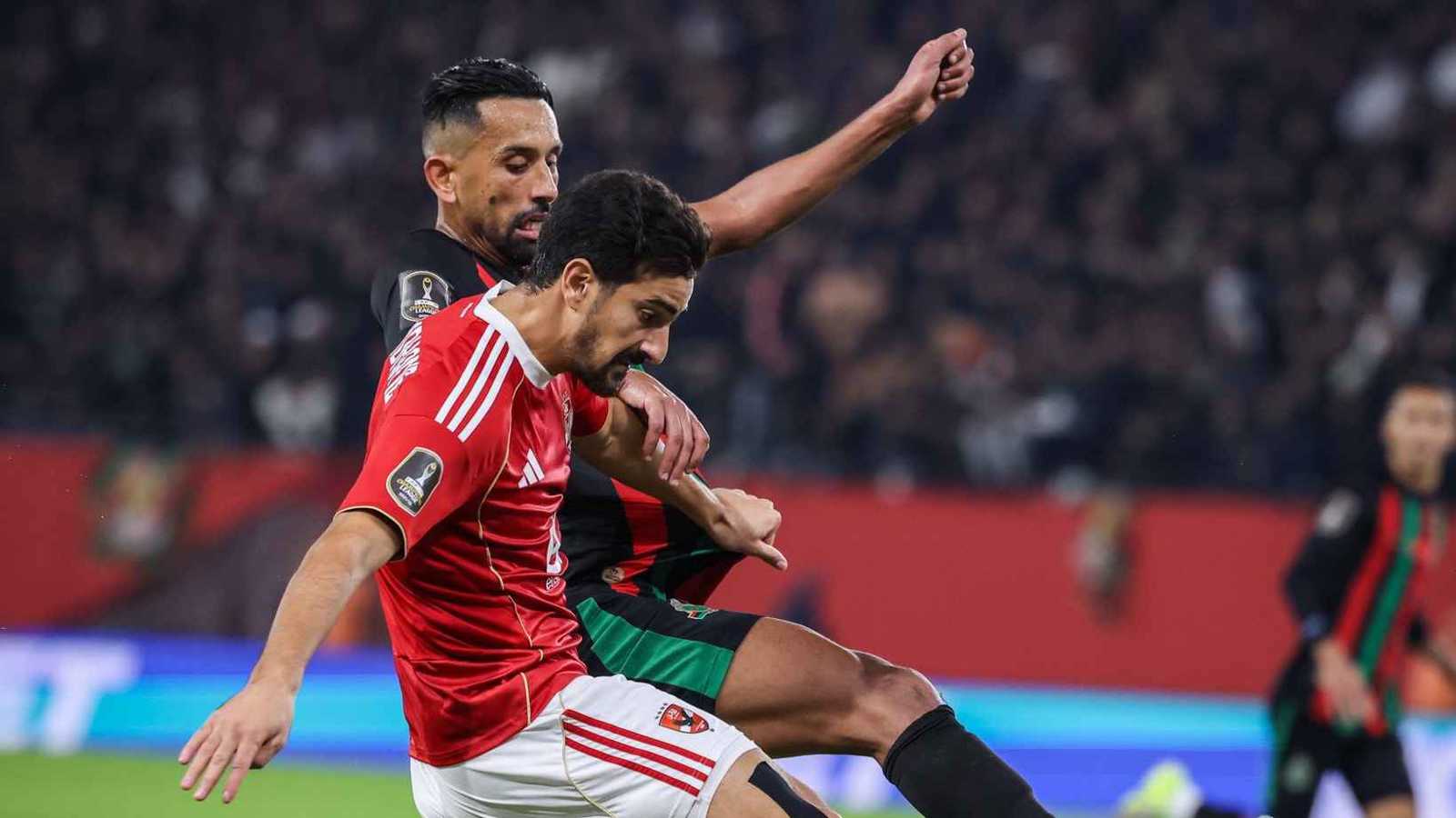 بعد الأحداث المثيرة.. أول قرار من الأهلي المصري تجاه الجيش الملكي والحكم