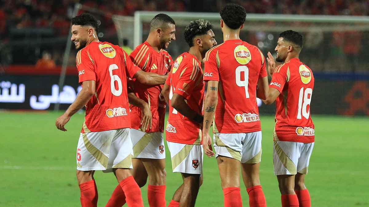 بعد تسريع ملف الصفقات.. هل يعود “المنقذ” إلى الأهلي المصري؟