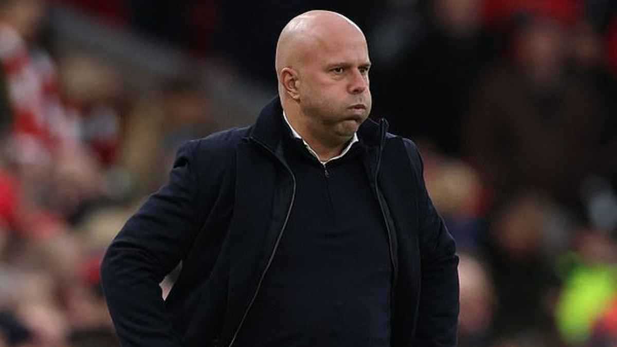 بعد فضيحة نوتنغهام.. آرني سلوت يرفض استلام جائزة مرموقة