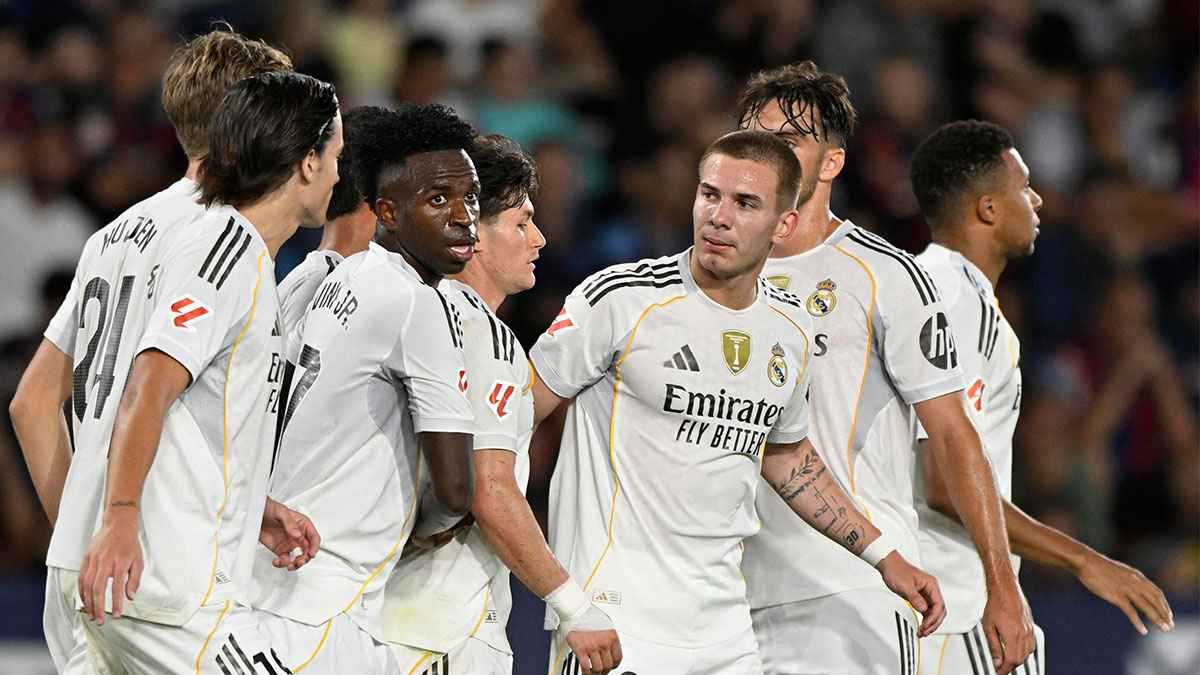 بعد ماستانتونو.. أسطورة ريال مدريد يوجه ضربة جديدة لبرشلونة